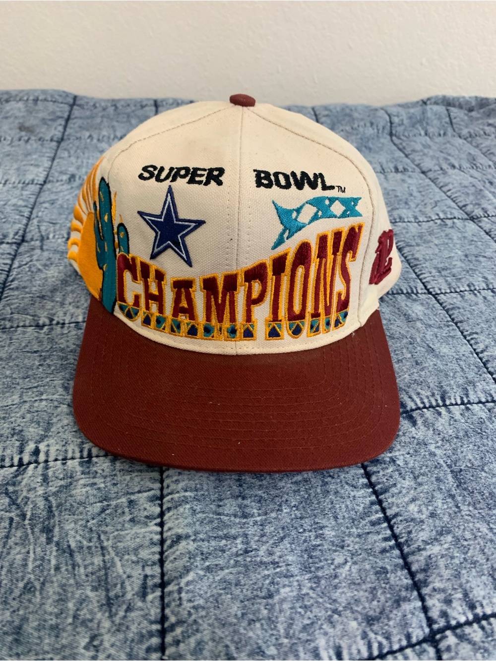 Dallas CowboysSuper Bowl Champions Vintage 90’s Great condition - Cream & Maroon